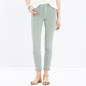 💥BUNDLE (2/$40, 3/$55)💥 High riser skinny crop jeans in sage green